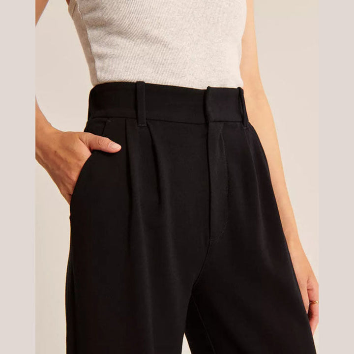 HOSEN IN WEITEM SÄNGERSTIL