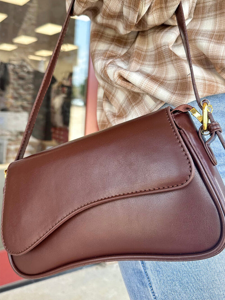 Schultertasche Typ Sattel Mila