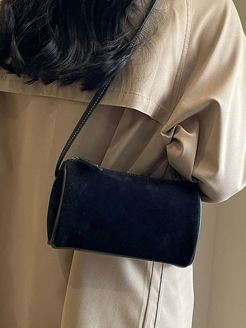 Handtasche aus Wildleder in Rubinrot