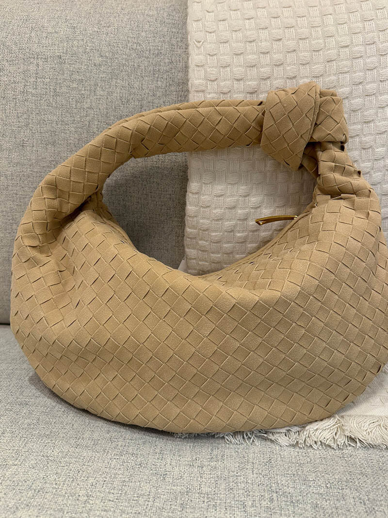 Mittelgroße Wildleder-Tasche