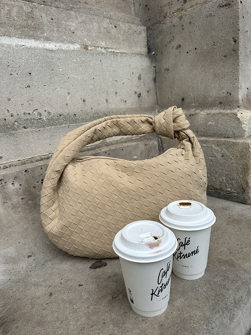 Mittelgroße Wildleder-Tasche